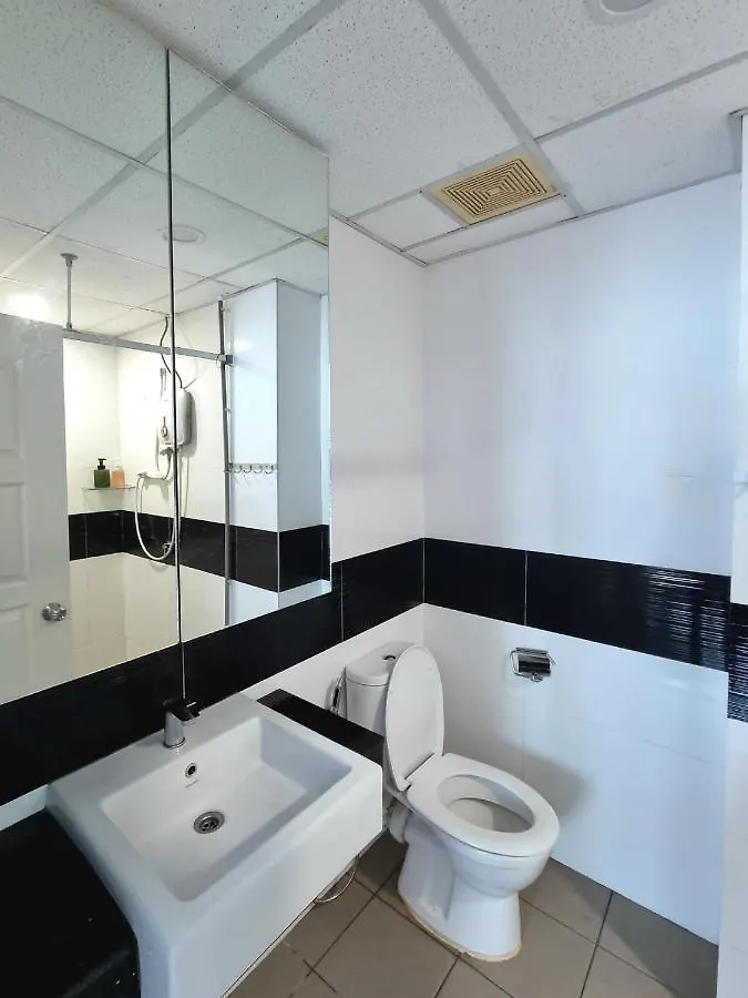 Seaview Condo 2Bedroom +2Br With City View George Town 0*,  Malaysia
